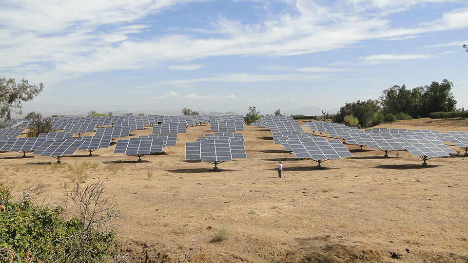 Proyecto de central eléctrica terrestre de 1,37 MW de JINKO SOLAR en California 